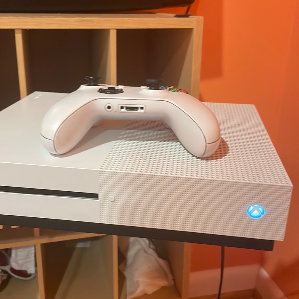 Xbox One 1 TB Console